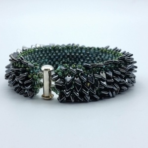 Beading kit - Dragonscale bracelet gunmetal and leaf green